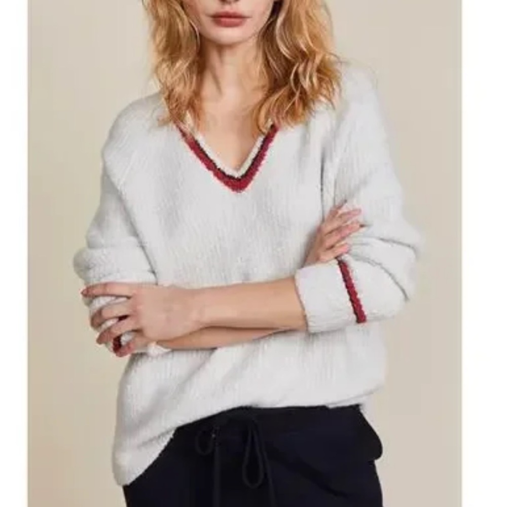 Velvet by Graham & Spencer Gray V-Neck Sweater with Red Trim
